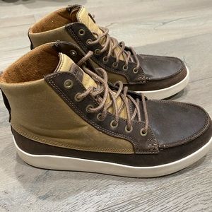 New OluKai Mens Boots Size 10